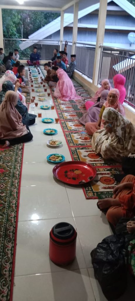 Gambar penyaluran buka puasa di Pattallassang, Gowa, Sulawesi Selatan