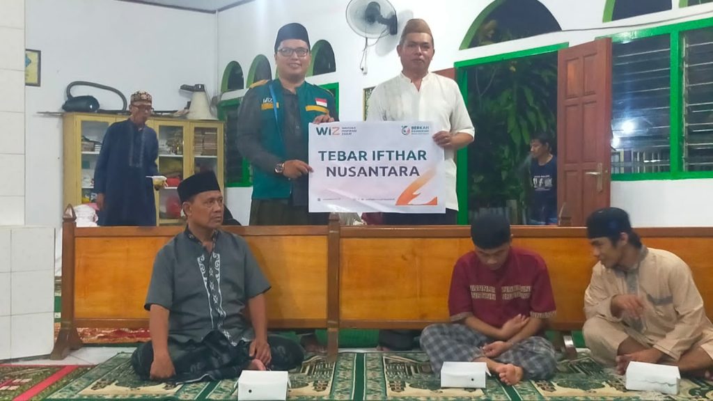 Gambar penyaluran buka puasa kolaborasi WIZ dan Majelis Ilmu Daruzzahra di Kepulauan Sangihe, Sulawesi Utara