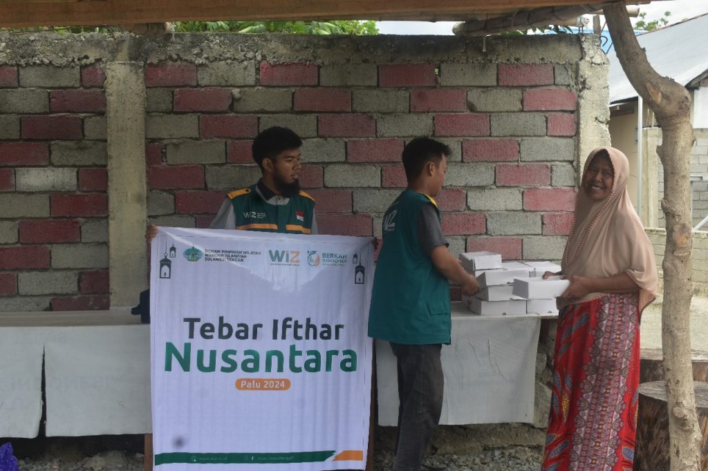 Gambar penyaluran ifthar di Palu, Sulawesi Tengah