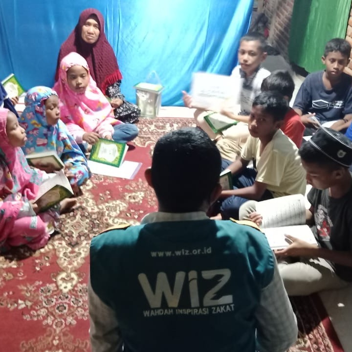 WIZ Baubau Dukung Pendidikan Al-Qur'an, TPQ Al Majali Terima Buku Iqra Baru