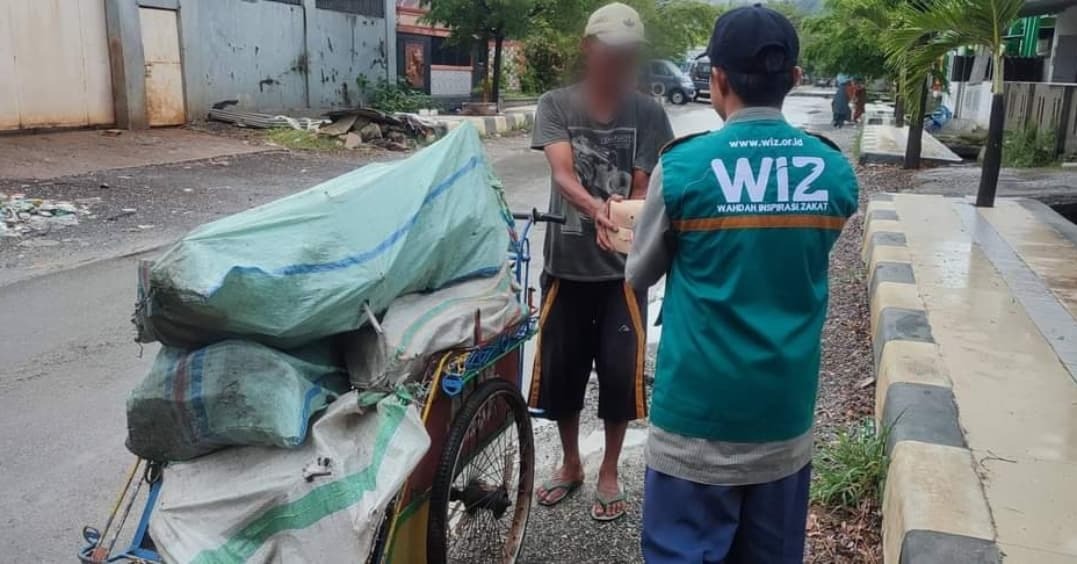 WIZ Kolaka Sebar Kebaikan, Puluhan Paket Makanan Bahagiakan Anak Yatim dan Dhuafa
