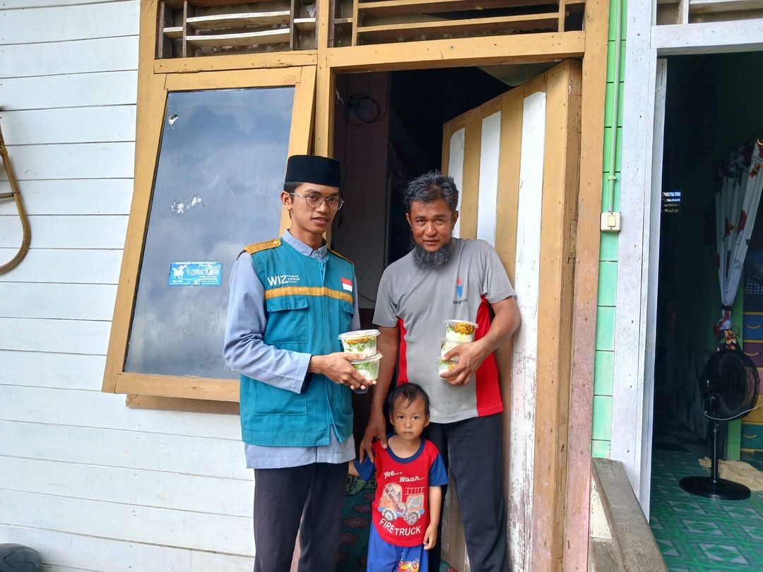 WIZ Kukar Salurkan Makanan Gratis di Tenggarong 