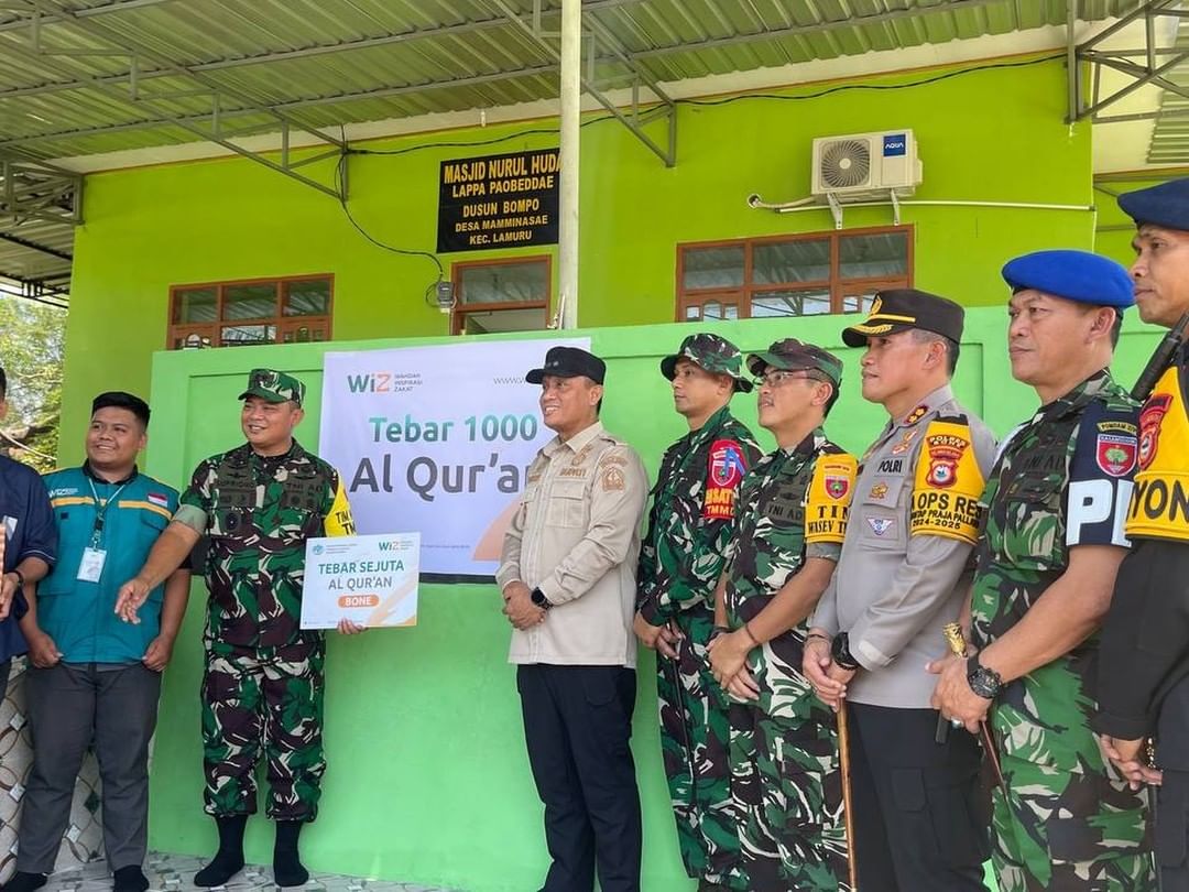 WIZ dan Kodim 1407 Bone Kolaborasi Tebar Al-Qur'an di Masjid Al Musyafirin