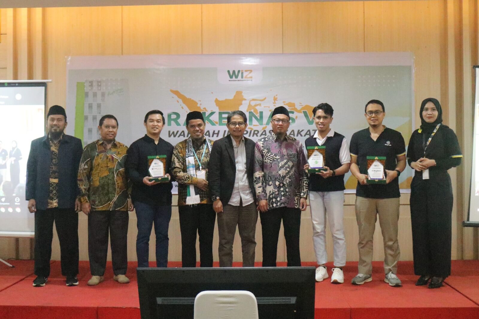 Tiga Mitra WIZ Mendapatkan Penghargaan pada Rakernas V Wahdah Inspirasi Zakat