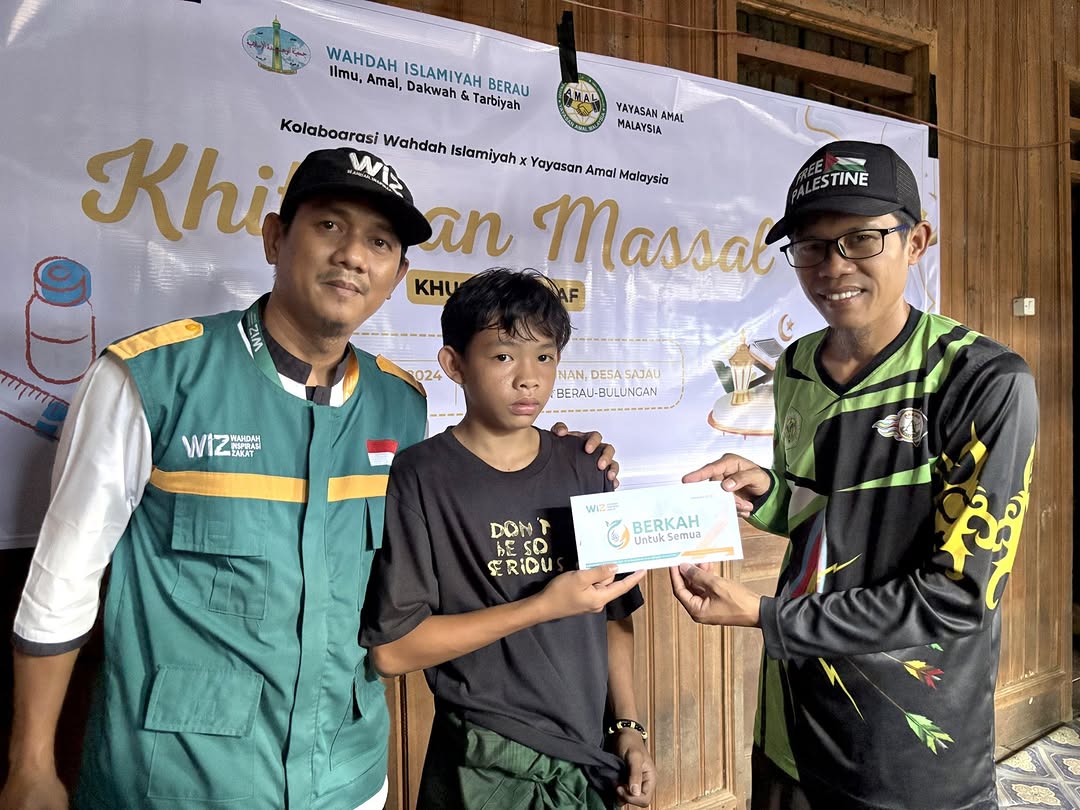 Wahdah Islamiyah dan Yayasan Amal Malaysia Kolaborasi Gelar Khitanan Massal di Perbatasan