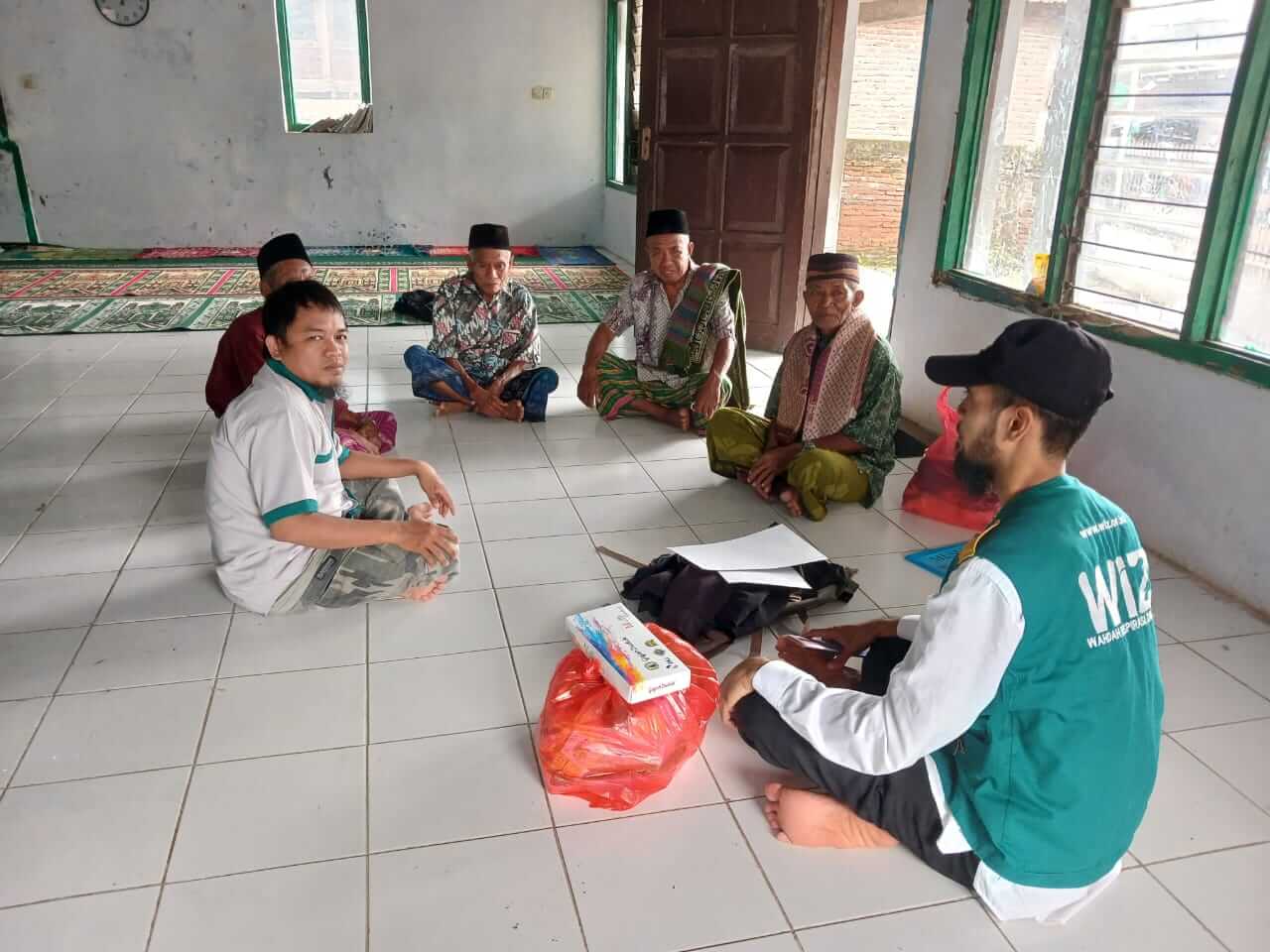 Wahdah Inspirasi Zakat Salurkan Bantuan untuk Korban Banjir di Bima