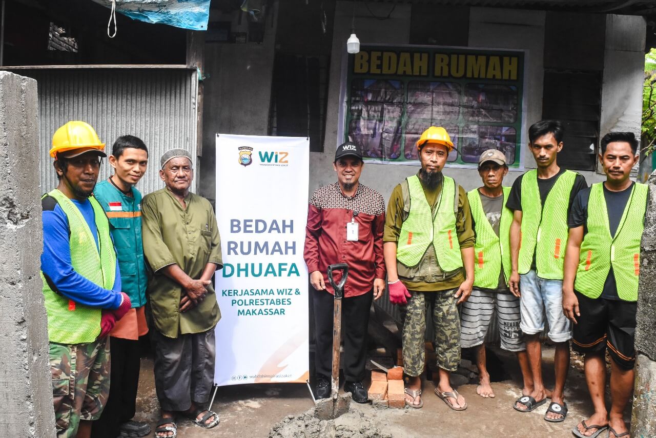 Bedah Rumah Warga Maccini Gusung, WIZ dan Kapolrestabes Makassar Ringankan Beban Keluarga Pra Sejahtera