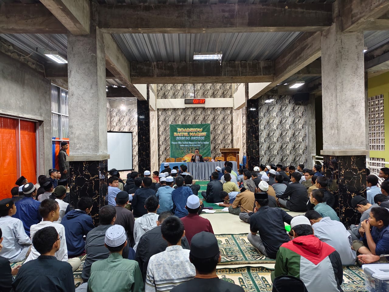 Roadshow Baitul Maqdis Goes To School, KITA Palestina Edukasi Santri Ponpes Villa Tahfiz Himmatul Qur'an Malino