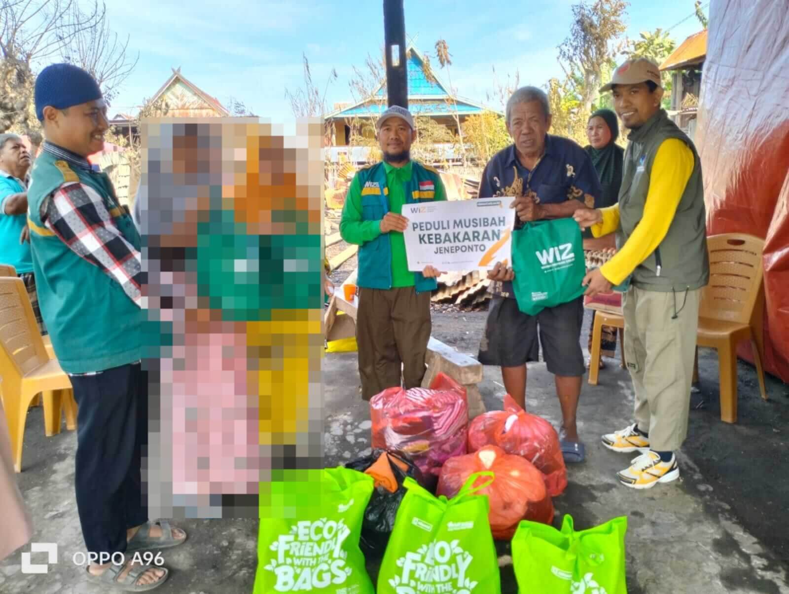 WIZ Salurkan Bantuan untuk Korban Kebakaran di Balang Toa, Jeneponto