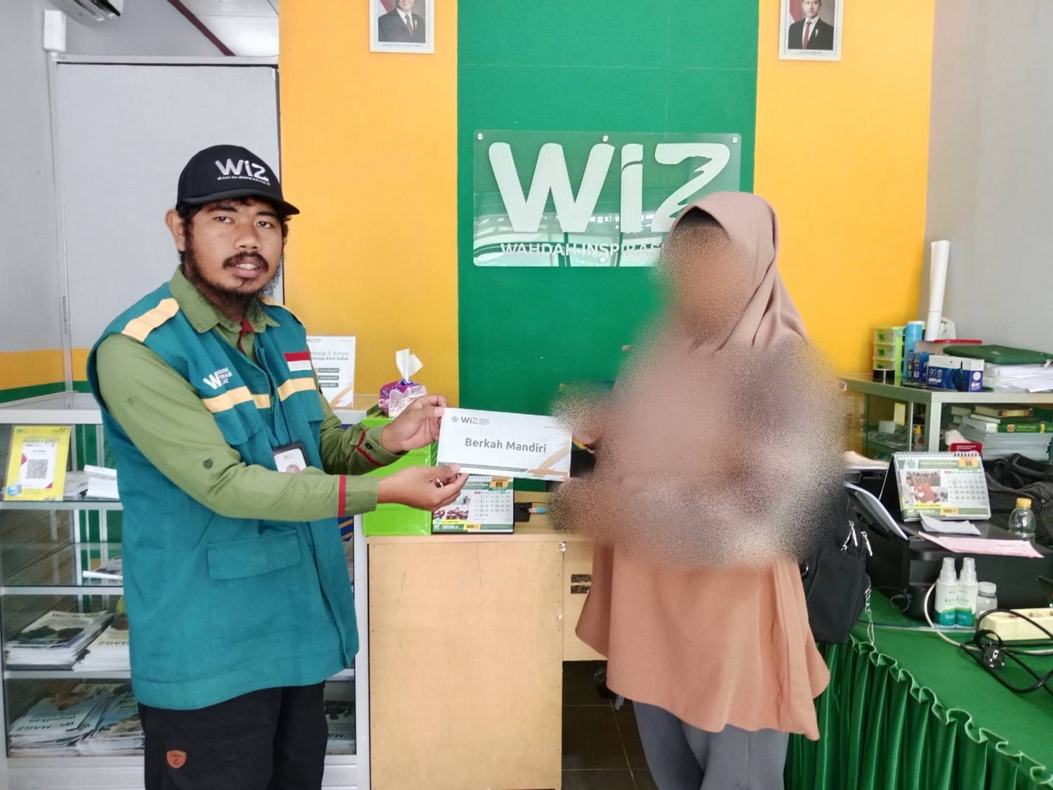 WIZ Parigi Angkat Semangat Mualaf Pejuang Nafkah Lewat Bantuan Modal Usaha