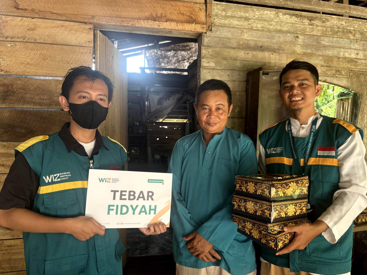 100 Paket Fidyah dari WIZ Berau, Harapan Baru untuk Warga Teluk Bayur