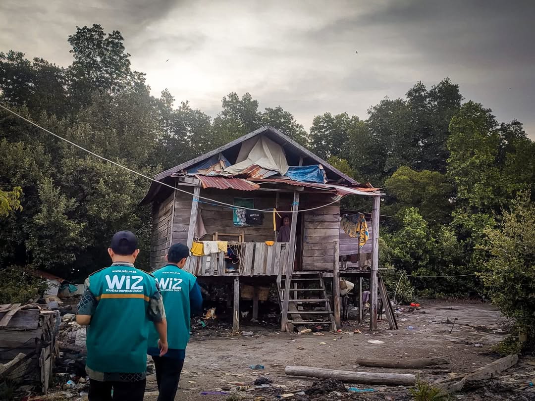 Berbagi Kebahagiaan, Ratusan Paket Makanan Bergizi Dibagikan untuk Warga Dhuafa Pesisir Kolaka