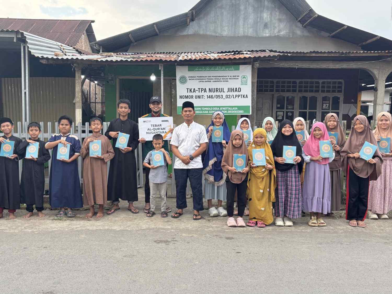 Mushaf Baru, Senyum Baru, Santri Gowa Sambut Tebar Al Qur’an Nusantara
