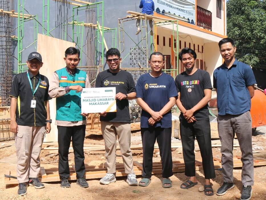 WIZ Serahkan Dana Pembangunan Masjid Umarayn di Makassar