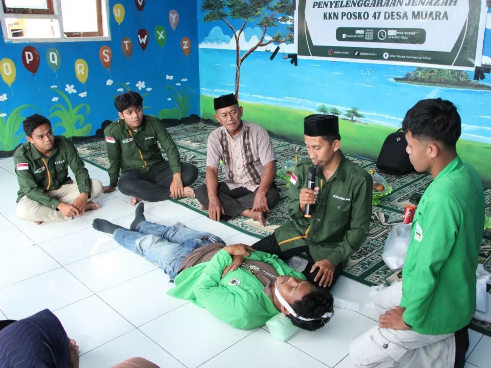 Literasi Akhirat WIZ dan Mahasiswa KKN IAIN Bone Gelar Pelatihan Penyelenggaraan Jenazah di Tellu Siattinge dan Tonra