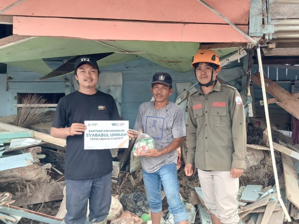 Pengungsi di Batang Toru Dapat Bantuan Hygiene Kit, Warga Harapkan MCK dan Air Bersih Layak