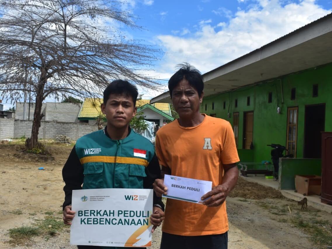 Berkah Peduli, WIZ Sulteng Salurkan Bantuan Tunai bagi Korban Kebakaran di Tavanjuka