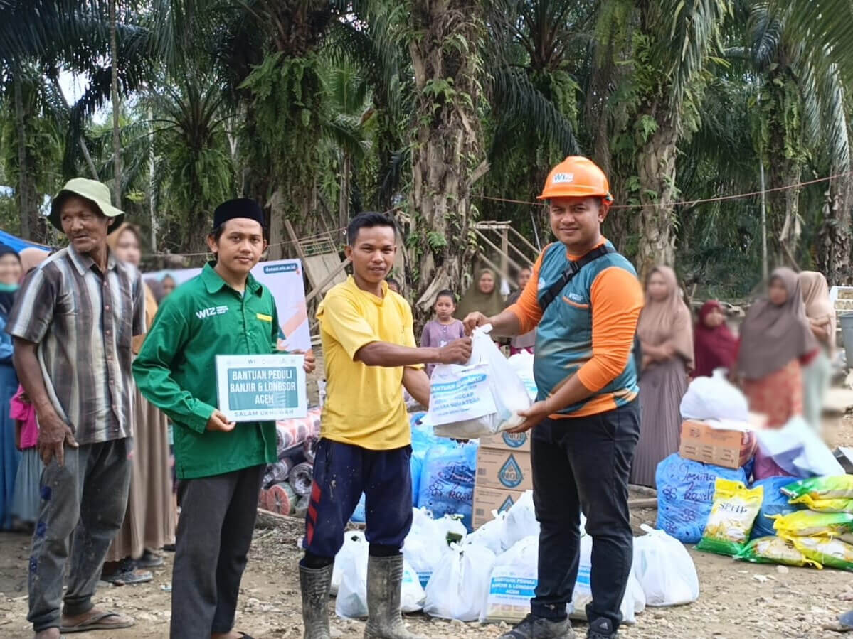 Penyerahan Bantuan Kemanusiaan kepada Warga Terdampak Banjir Desa Buket Bata Aceh Timur