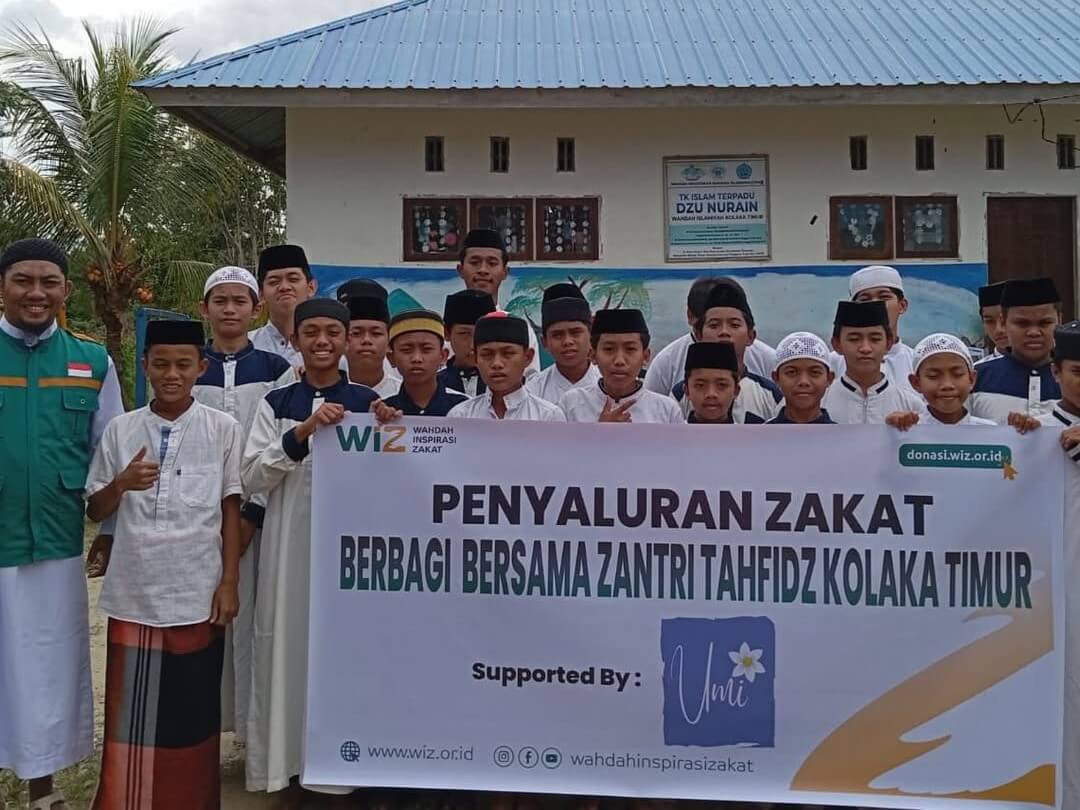 WIZ Fasilitasi Penyaluran Zakat Umi Water Bagi Santri Tahfidz Kolaka Timur