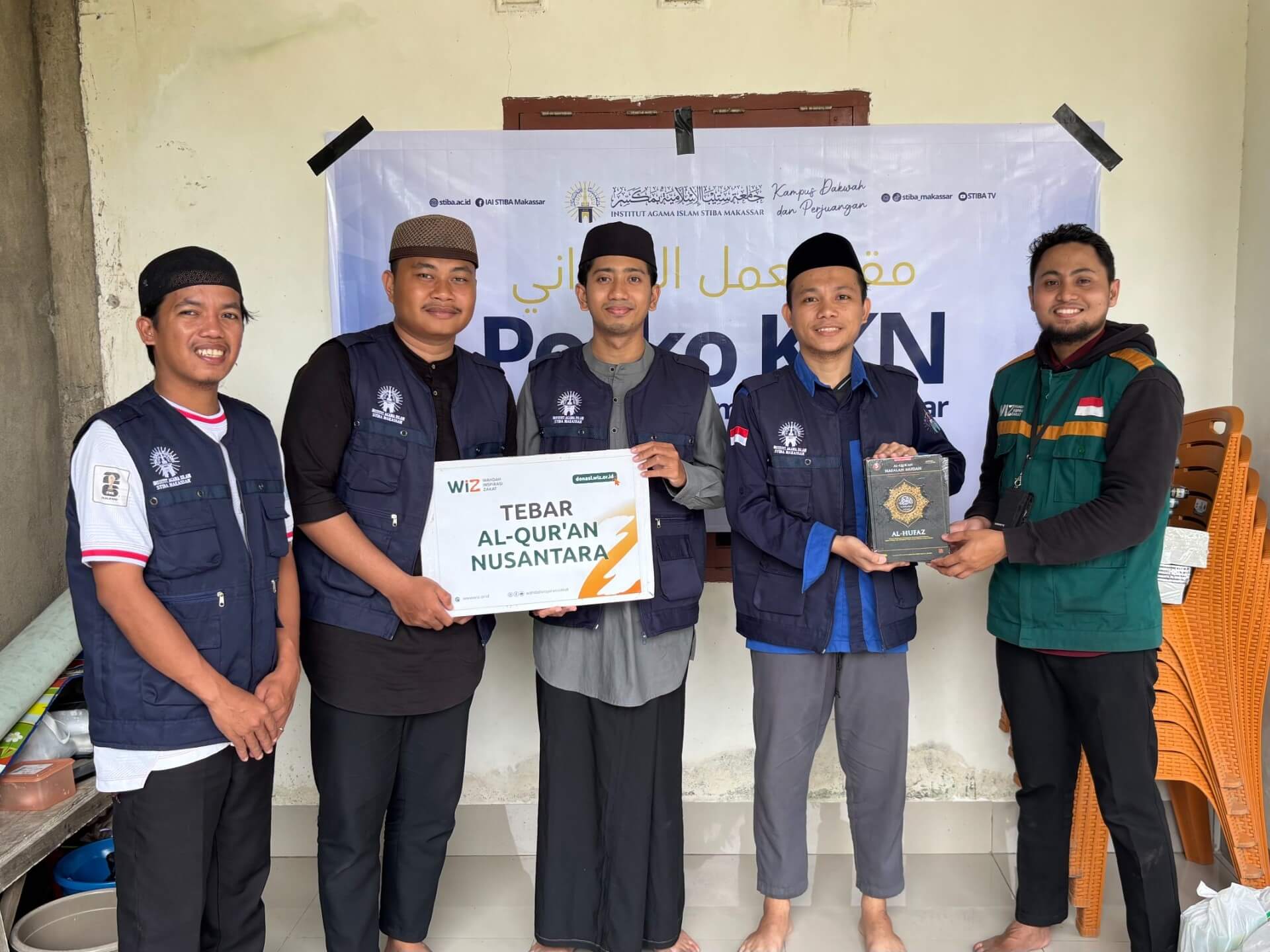 Bantu Mahasiswa KKN di Tarowang, WIZ Kirim 'Amunisi' Al-Qur'an dan Iqra: Biar Warga Makin Jago Ngaji!