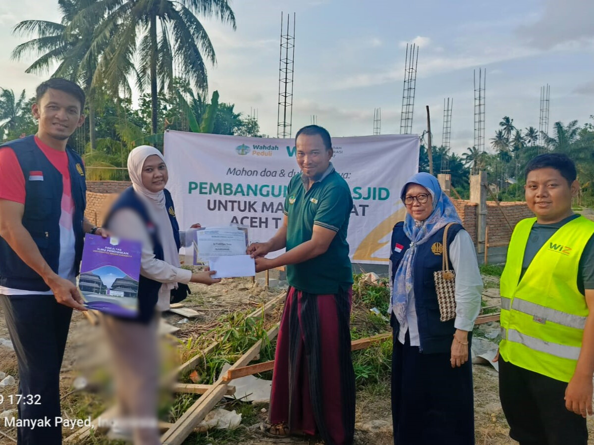 Wujudkan Sinergi Keumatan, UNESA Dukung Pembangunan Masjid Wahdah Islamiyah di Aceh Tamiang