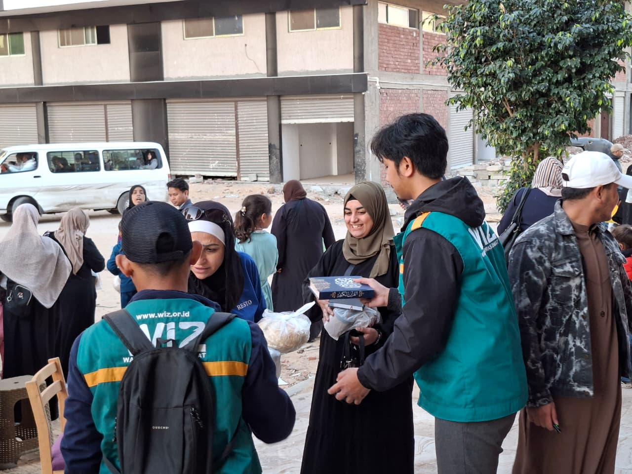 Aksi Kemanusiaan di Kairo WIZ Mesir Salurkan Bantuan Nutrisi dan Spiritual bagi Keluarga Gaza