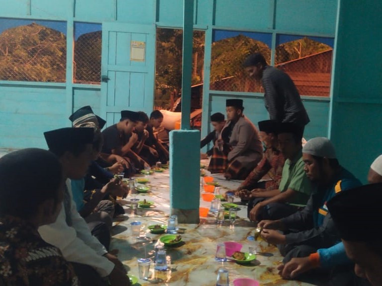 Buka Puasa Pertama di Masjid Darurat WIZ Hadirkan Senyum Bagi Penyintas Banjir Aceh Tenggara