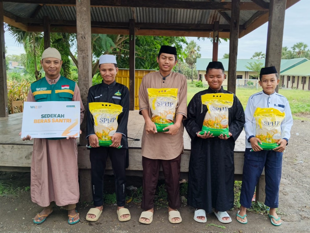 WIZ Salurkan Program Sedekah Beras Santri di Ponpes Ulul Al Baab Jeneponto