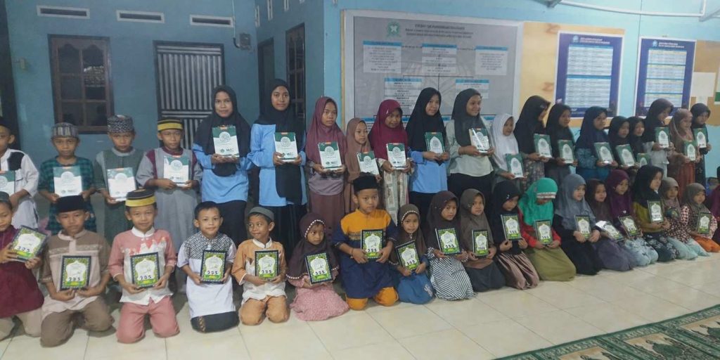 Gelorakan Semangat Tahfidz, RQ Nur Azzahra Amalia Gowa Kebanjiran Puluhan Mushaf Al-Qur’an Baru