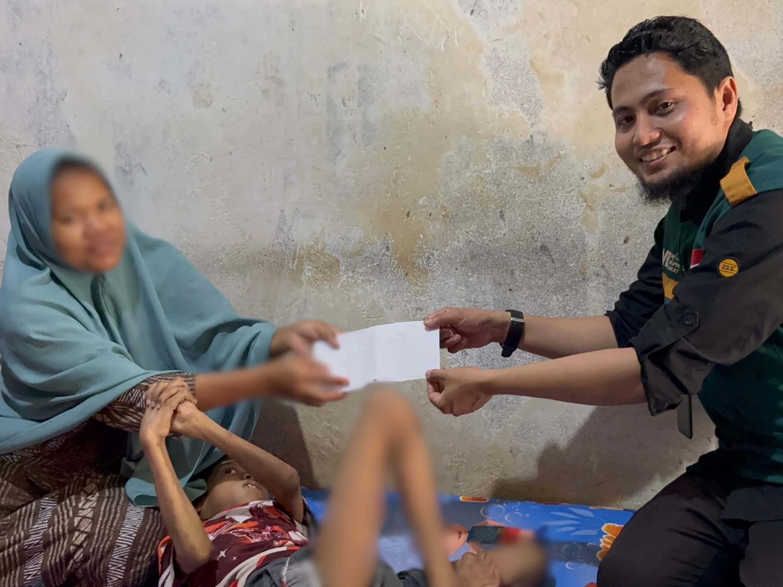 Kisah Pilu Ade Raisal di Makassar: Lumpuh Akibat Saraf Terjepit, Bertahan Hidup dari Upah Buruh Cuci Rp25 Ribu