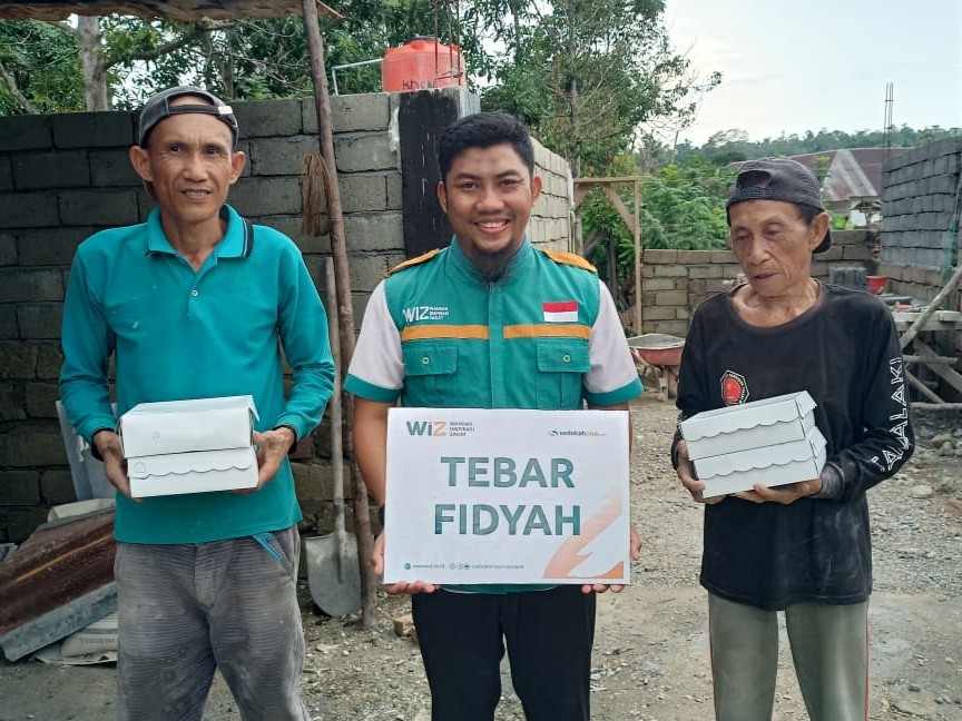 LAZNAS WIZ Salurkan Ratusan Paket Fidyah, Jaga Ketahanan Gizi Kaum Dhuafa di Kolaka Timur