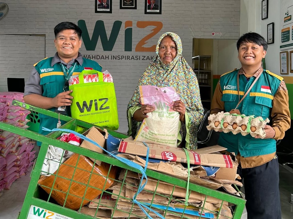 Penuhi Kebutuhan Dapur, WIZ Bone Dan Dinsos Salurkan Bantuan Logistik Ke Korban Bencana Banjir