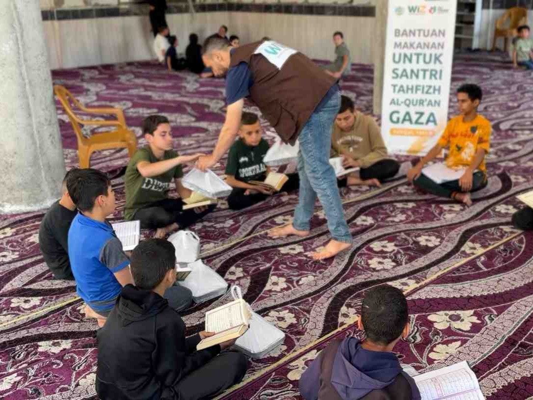 WIZ dan KITA Palestina Distribusikan Paket Pangan Keluarga untuk Santri Tahfiz di Gaza Utara