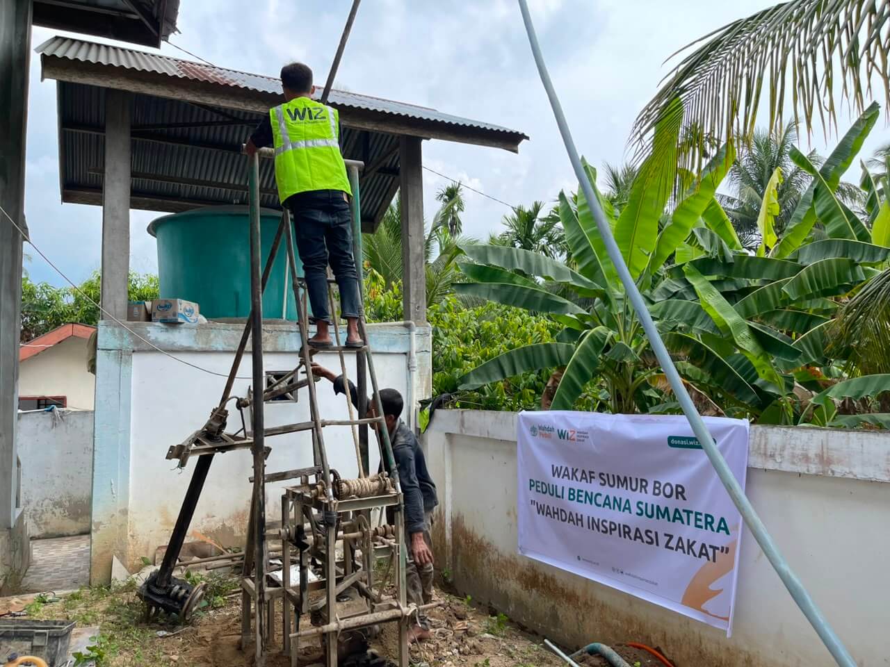 Menembus Cadas, Menjemput Sumber Air Bersih untuk Jamaah Masjid Al-Mukhlisin
