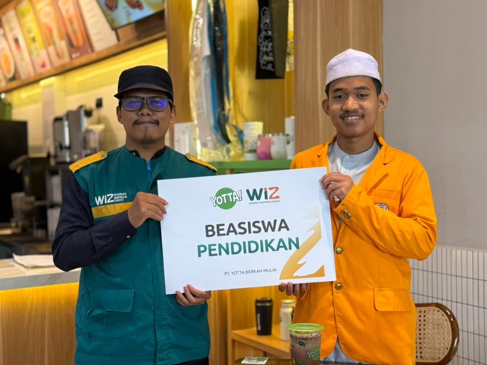 WIZ dan Yotta Salurkan Beasiswa Pendidikan untuk Anak Dai Penghafal 30 Juz di Makassar