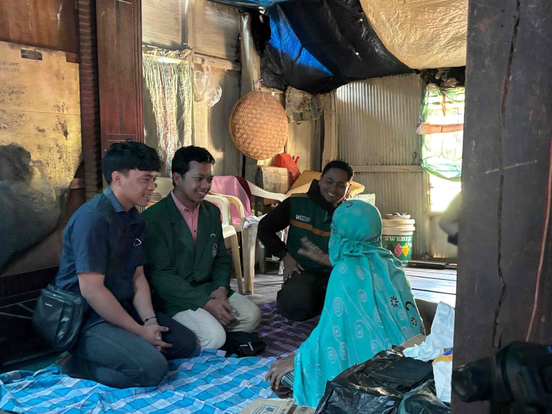 WIZ Salurkan Bantuan Sosial untuk Nenek Faedah, Lansia Dhuafa Sebatang Kara di Makassar